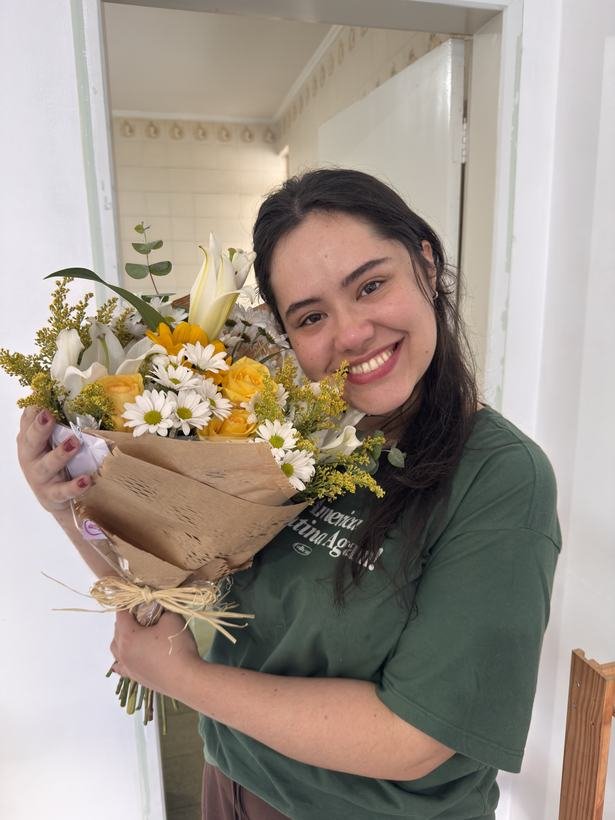 Thais e as flores